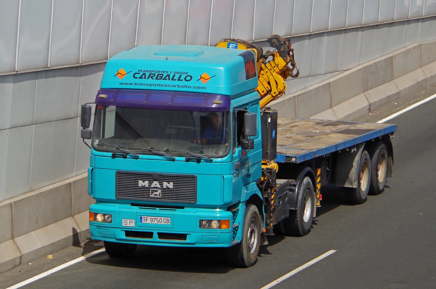 Camión-pluma-1 Camión-pluma-1